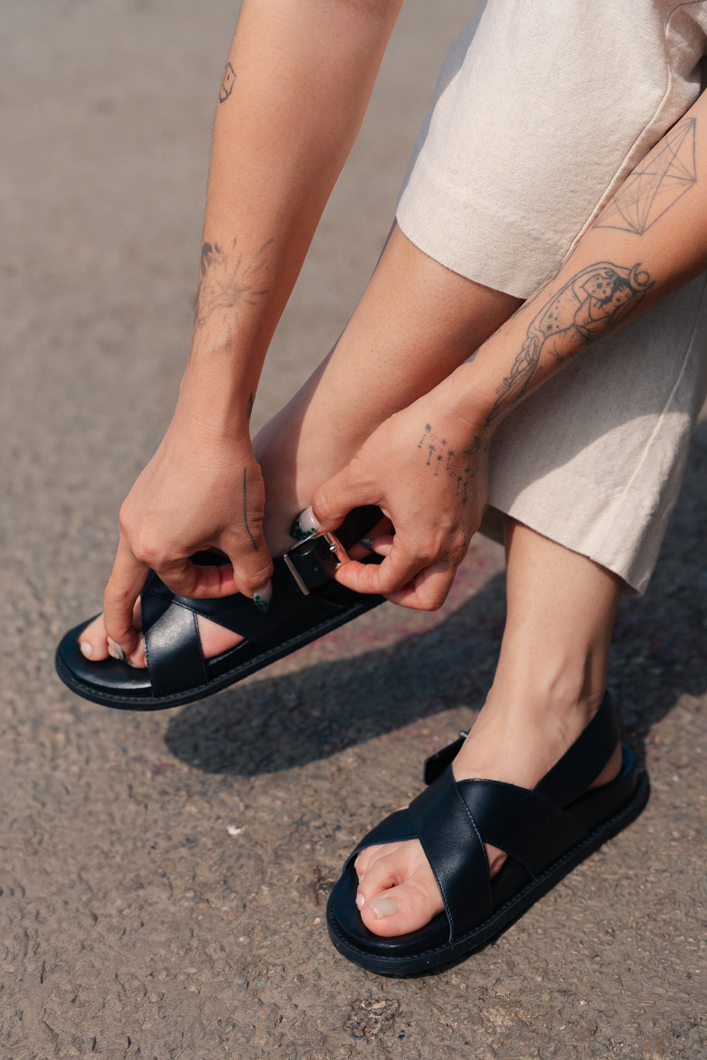 The Dewey, BLACK