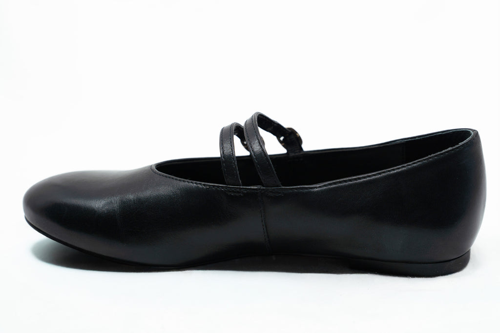 The Capital Flat,  BLACK
