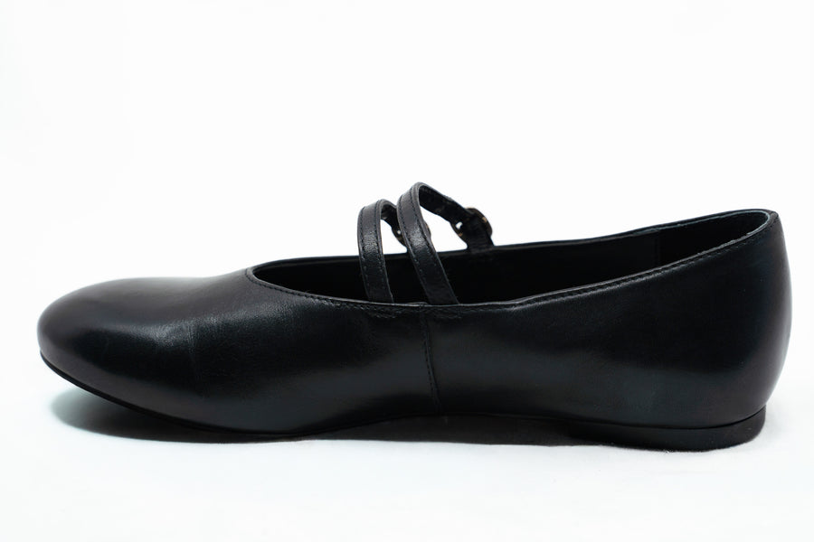 The Capital Flat,  BLACK